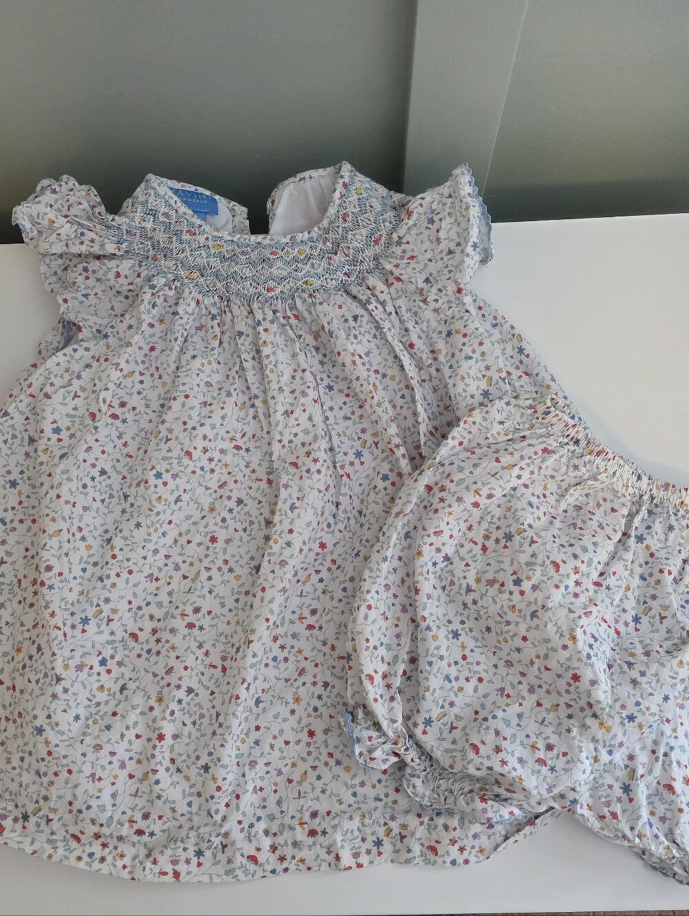 Anavini 4t Smocked Floral Outfit Set — White with Multicolor Tiny Flowers